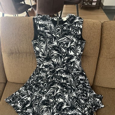 Vestito con motivo tropicale