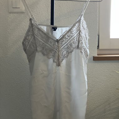 White lace nightdress