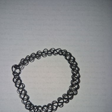 Collana nera elastica