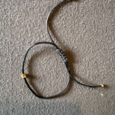 Bracelet en cordon noir
