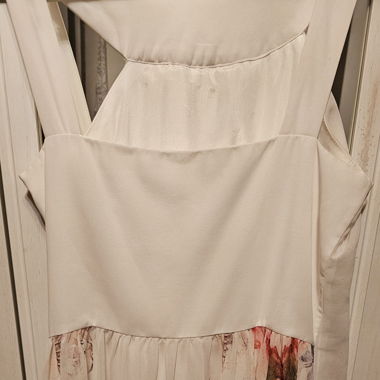Wunderschöne moderne Kleid