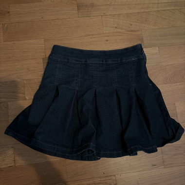 Jupe plissée en denim foncé