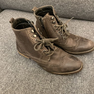 Braune Damenboots in Lederoptik
