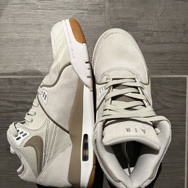 Nike Air Flight '89 beige