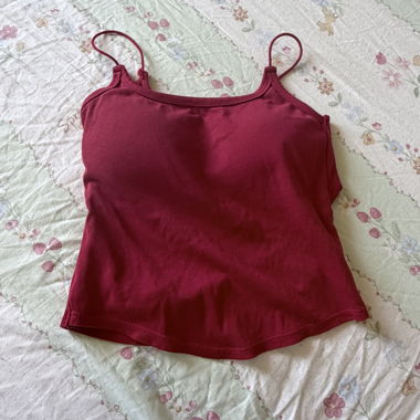 Burgunderfarbenes Tanktop