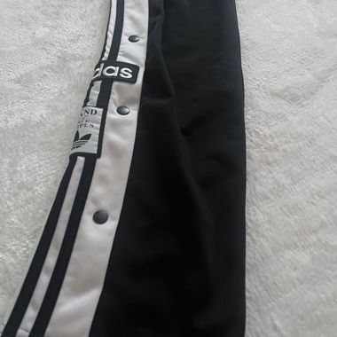 Stylische Adidas Jogginghose Gr. 36