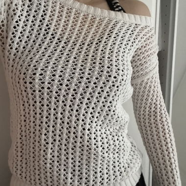 Off shoulder long sleeve