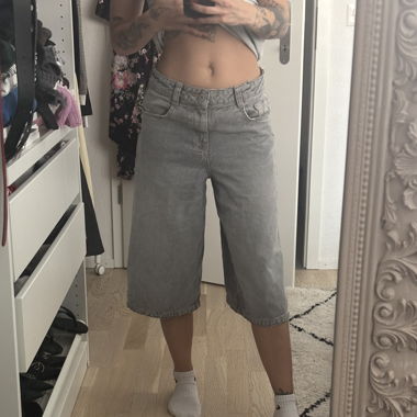 Bershka Baggy-Shorts