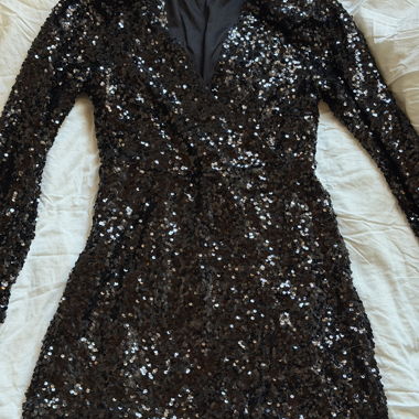 Abito nero con paillettes AMISU