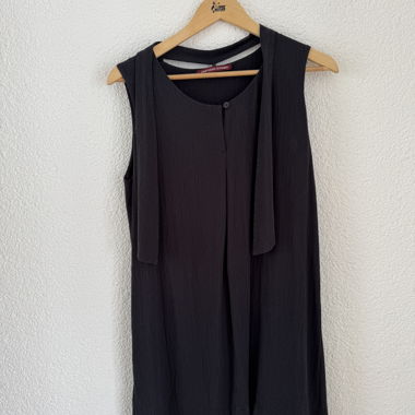 Schwarzes Kleid