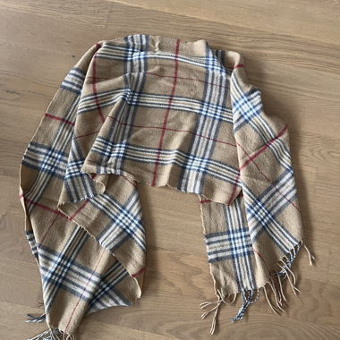 Beige checkered scarf