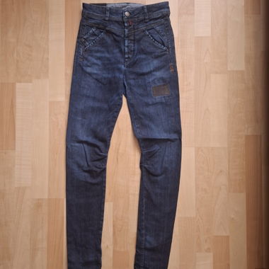 Dark High-Waisted Jeans