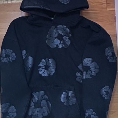 Biete Sweatshirt von Denim Tears an