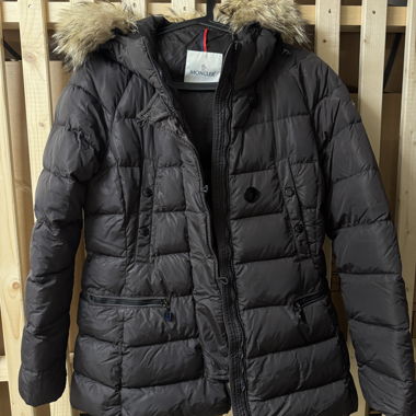 Moncler-Daunenparka