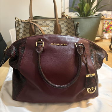 Michael Kors bordeauxfarbene Handtasche