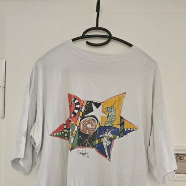Knie T-Shirt