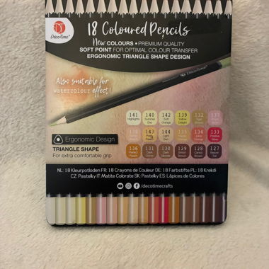 Set of 18 Coloured Pencils