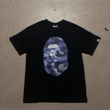 T-shirt A BATHING APE noir camouflage bleu Gr. S
