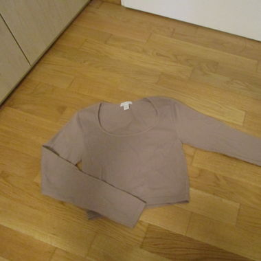 T-shirt à manches longues avec décolleté