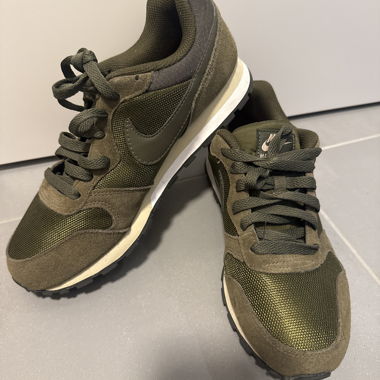 Nike Sneakers - green