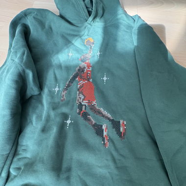 Hoodie Jordan verde con motivo basket