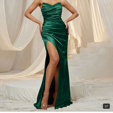 Robe de soirée verte avec fente