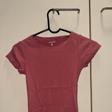 T-Shirt mit Rippenstrick, sehr dunkles rosa