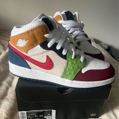 Air Jordan 1 Mid