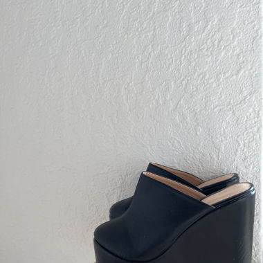 Platform wedge 