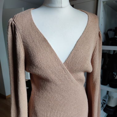 women's brown cardigan - it fits sizes 36 & 38 
