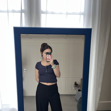 navy tshirt