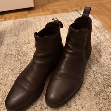 Stivaletti in pelle nera