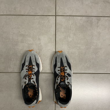 New Balance 327