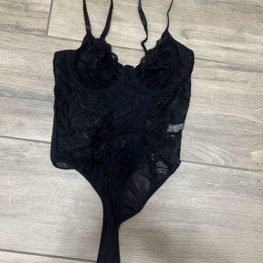 Body en dentelle noire neuf Grösse S