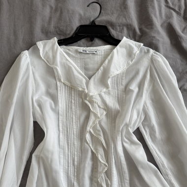 White longsleeve blouse 