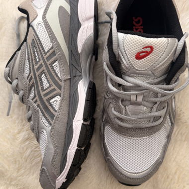 Asics Sneakers