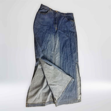 Slit denim skirt