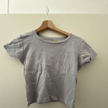 Brandy Melville T-Shirt mit Herzmuster