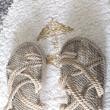 Schöne neue Sommersandalen einstellbar