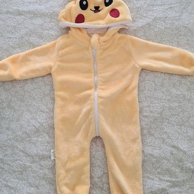 Tutina neonato Pikachu con cappuccio