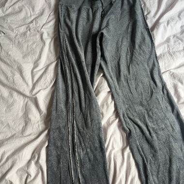 Trainer Hose mit silbrigen Streifen auf der Seite