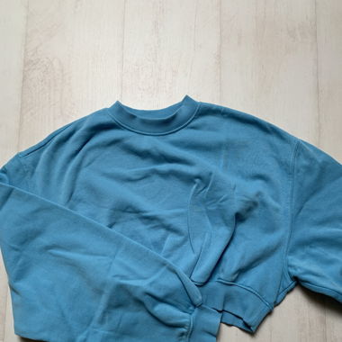 Pulls crop top