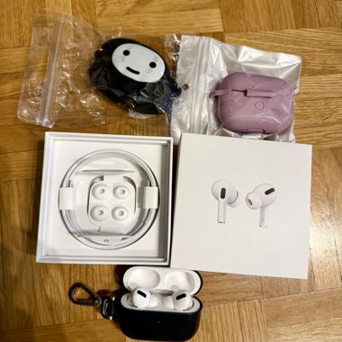 AirPods Pro con 3 custodie (pelle, lilla, mononoke)
