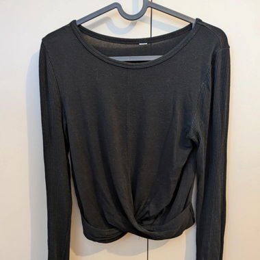 Alo Yoga Shirt Knoten