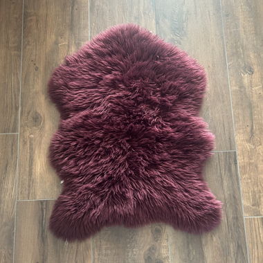 Petit tapis fourrure bordeaux