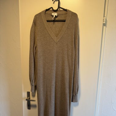 Beige/Braun Strickkleid
