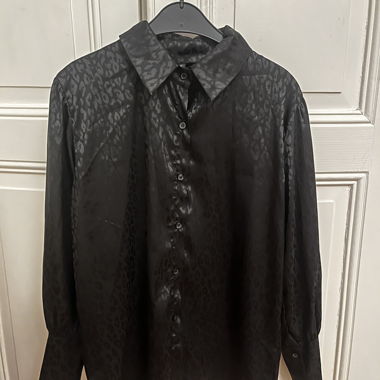 Chemise noire à imprimé léopard Made in Italy