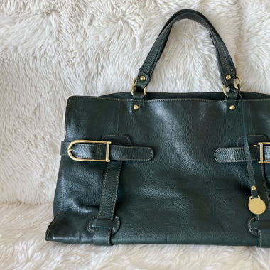 Moderner schicker dunkelgrüner Lederhandtasche