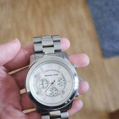 Montre Michael Kors argentée 