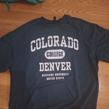 Sweatshirt